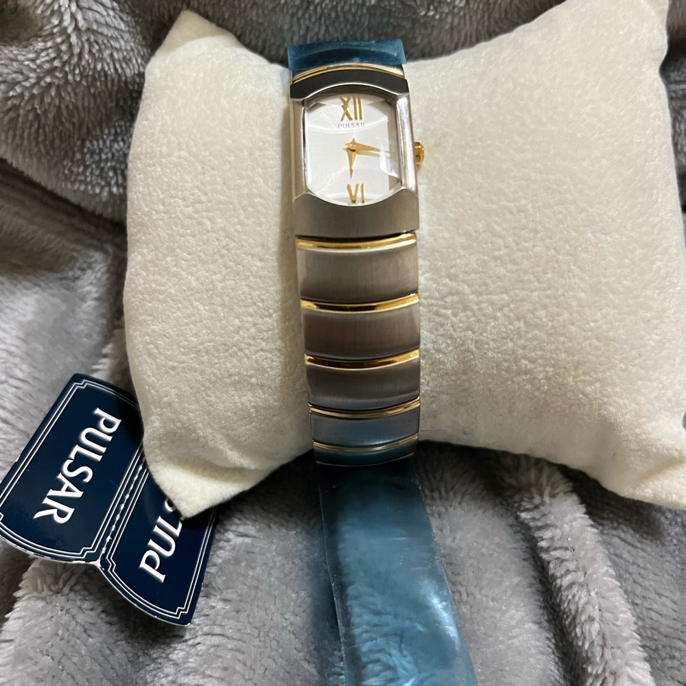 Pulsar Ladies Watch PEG 297 Stainless Steel Silver/Gold Gold Mother Of Pearl